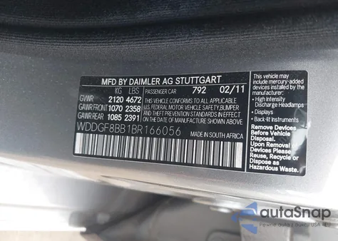 2011 Mercedes-Benz C 300 z USA, uszkodzony, nr VIN WDDGF8BB1BR166056